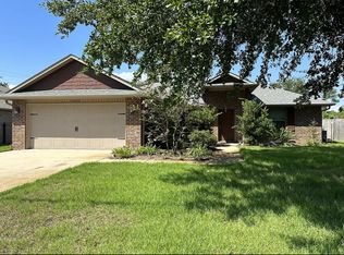 1656 Oakhill Rd, Gulf Breeze, FL 32563
