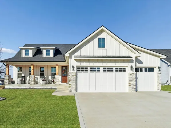 2719 Blooming Heights Dr, Norwalk, IA 50211