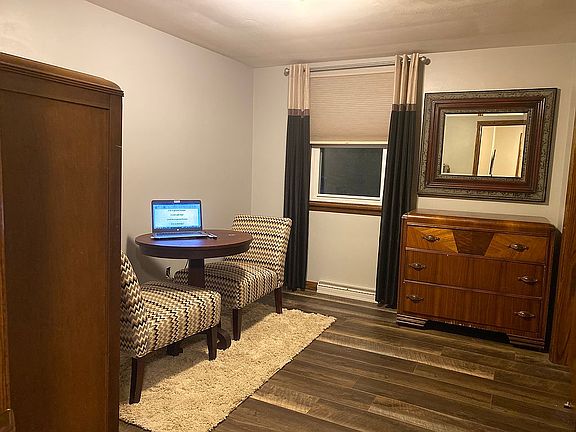 Bedroom/home office