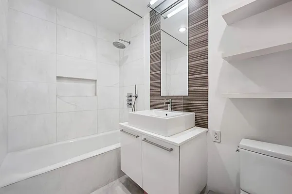 Rented by Sotheby's International Realty | media 10