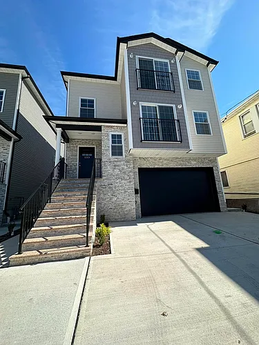 135 Court St #1 Photo 1