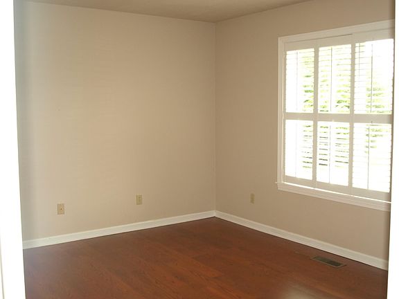 5th image of 1121 Windridge Dr