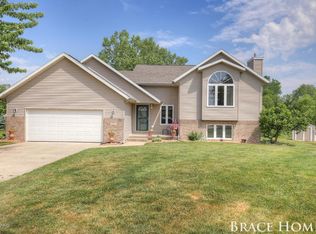 75 Talon Dr, Coopersville, MI 49404