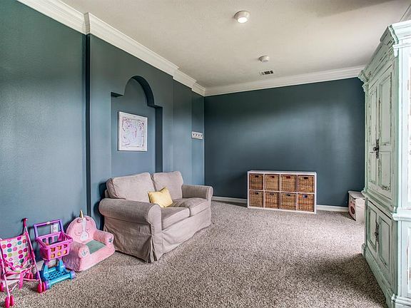 5th image of 2205 Creekridge Dr