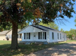1218 W Dupont St, Claremore, OK 74017