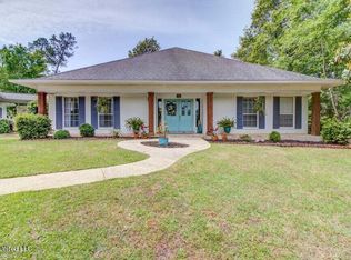 8916 Anahola Ct, Diamondhead, MS 39525