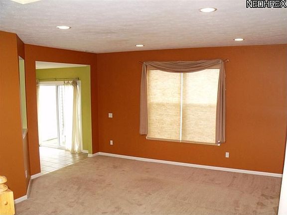 3rd image of 270 Preston Ln