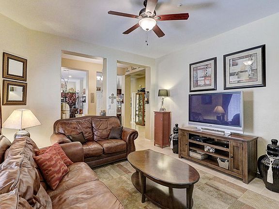 5th image of 14212 N Hawthorn Ct Unit A