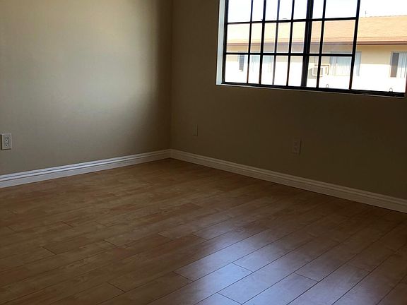 5th image of 14340 Beckner St APT D