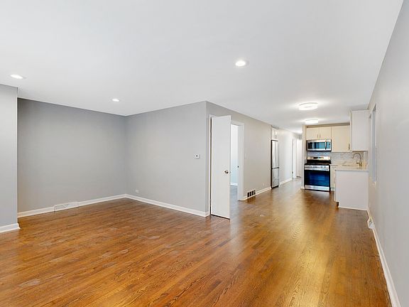 5th image of 6939 S King Dr