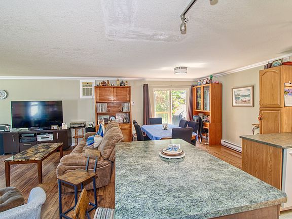 5th image of 393 Northern View Dr