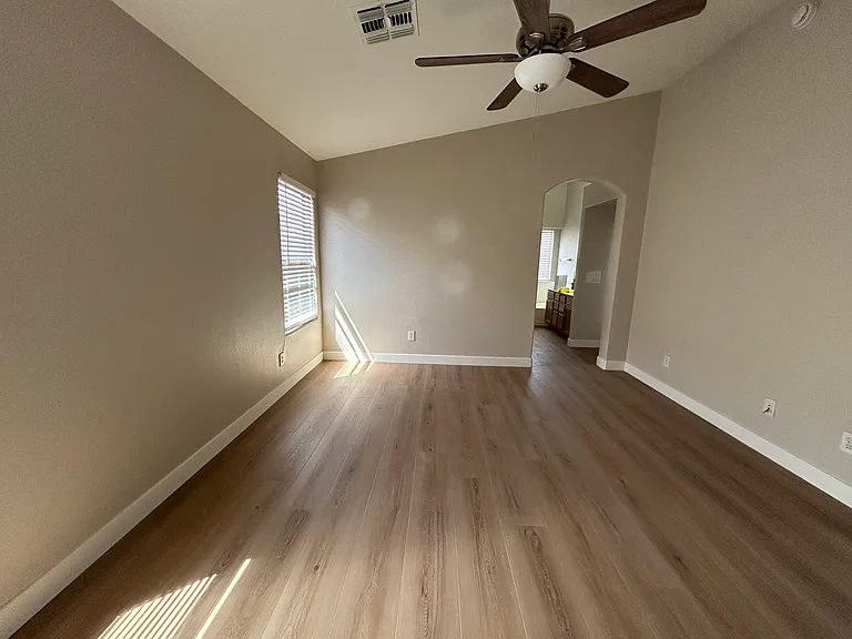 434 E Chicory Pl — Photo 8