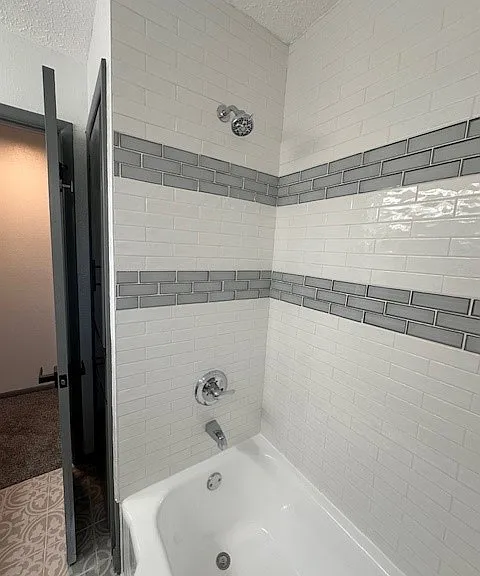 Hall Bath Tub Surround