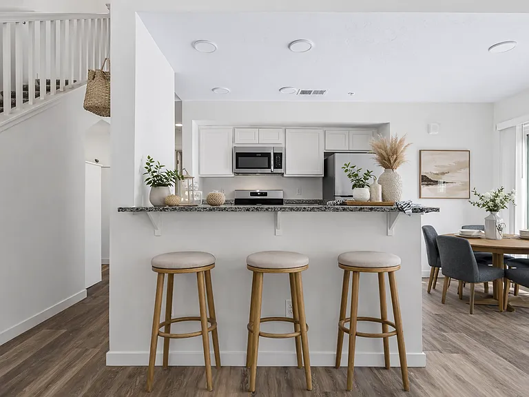 Midway Townhomes — Photo 13