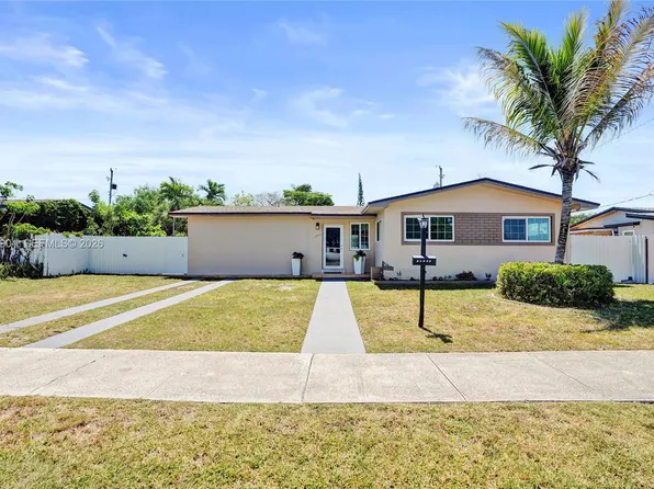 19411 Gulfstream Rd, Cutler Bay, FL 33157