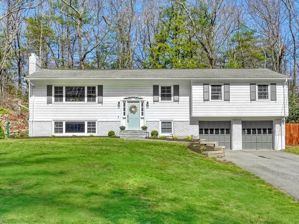 12 Sagamore Dr, Andover, MA 01810