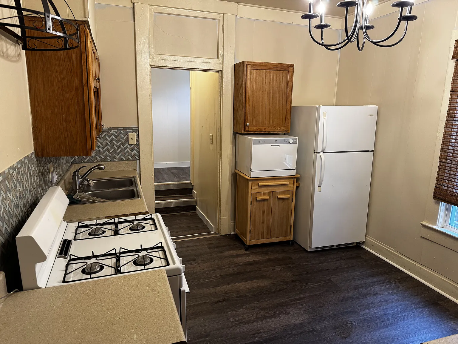2 bed, 1056 sqft, $1,150 — Photo 2