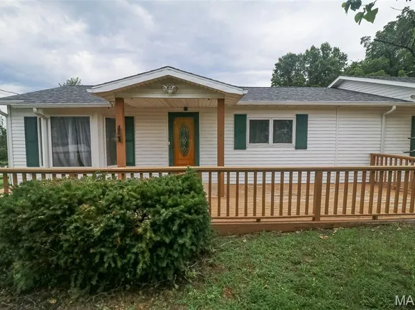 700 High St, Iberia, MO 65486