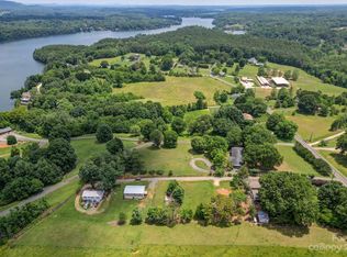 4643 16th Street Dr NE, Hickory, NC 28601