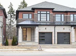 29 Kingfisher Dr, Hamilton, ON L9A 5A4