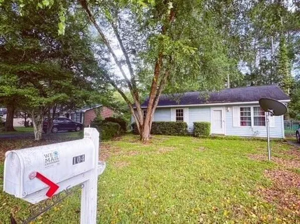 104 Stephen Ct, Summerville, SC 29483