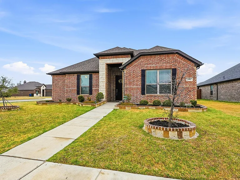196 Lady Bird Dr — Photo 4