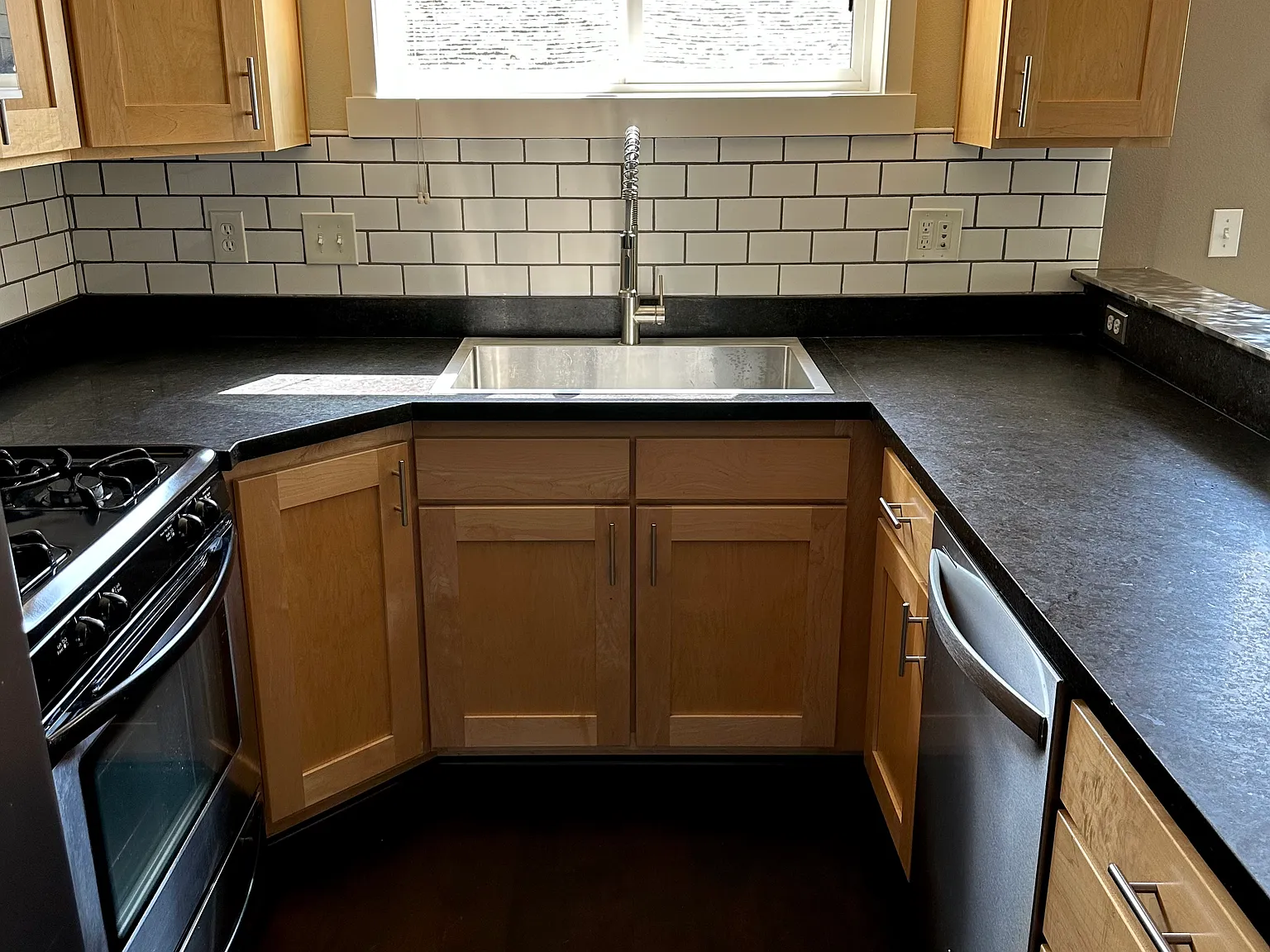2 bed, 2.5 bath, 1080 sqft, $3,095 — Photo 3