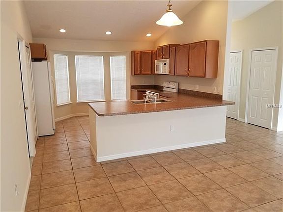 3rd image of 114 Cedar Ave