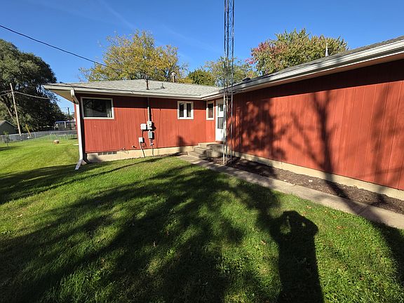 3rd image of 2207 16th Ave