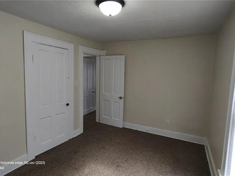 1131 W High St — Photo 14
