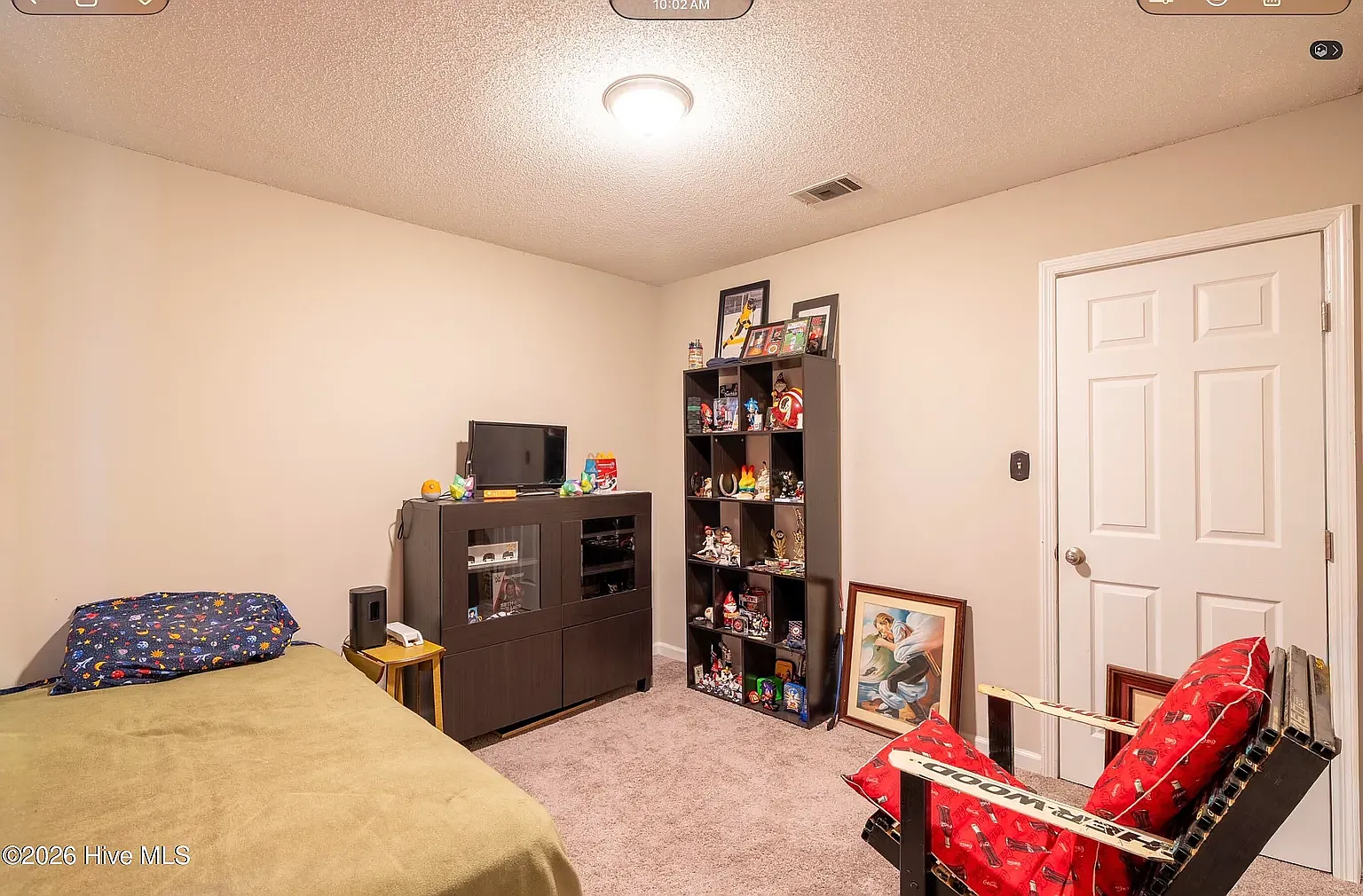 3 bed, 1379 sqft, $1,800 — Photo 2