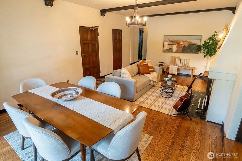 3rd image of 4204 11th Avenue NE #8