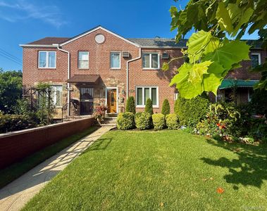 6368 77th Street, Middle Village, NY, 11379