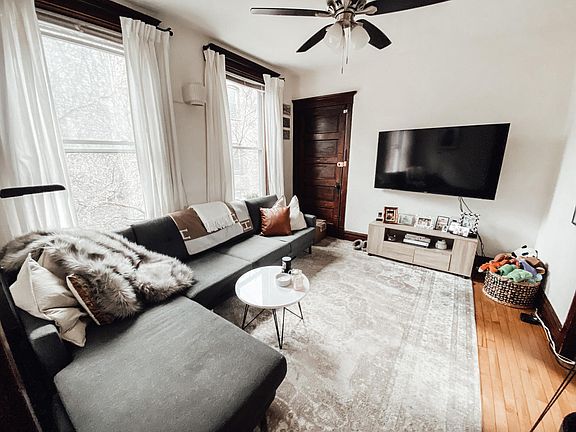 4th image of 2045 N Winchester Ave #2