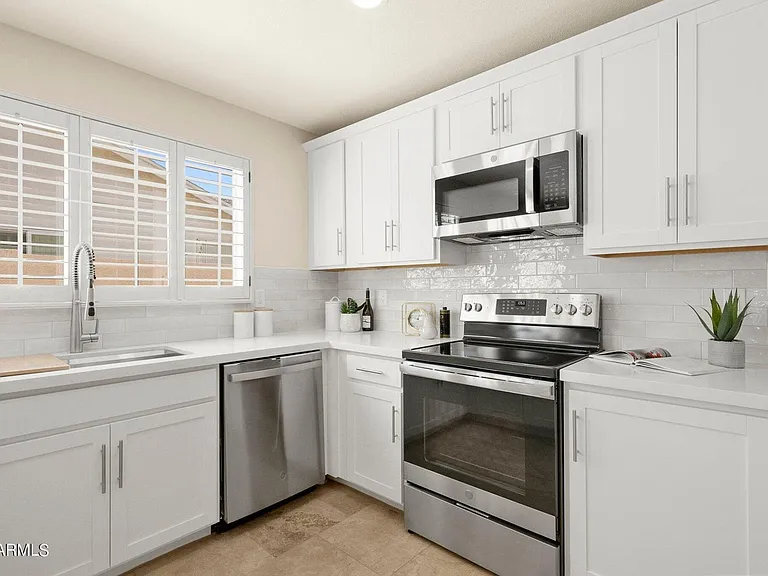 6846 E Kelton Ln — Photo 8