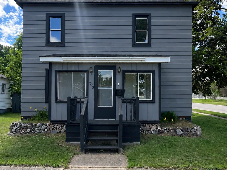 100 Sterling St — Photo 1