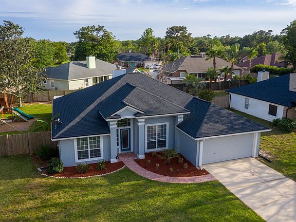 3rd image of 14132 Waverly Falls Ln W