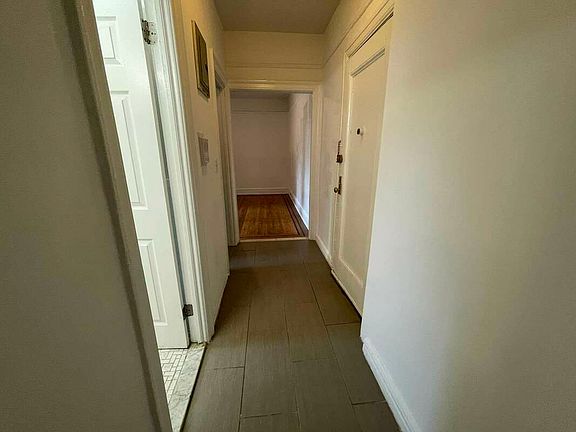 4th image of 2808 35th St #F1