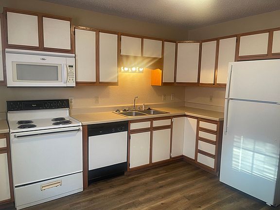 4th image of 910 & 912 S Clifton Ave #912