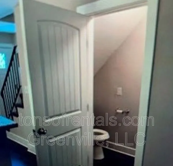 111 Becky Don Dr #7 — Photo 9