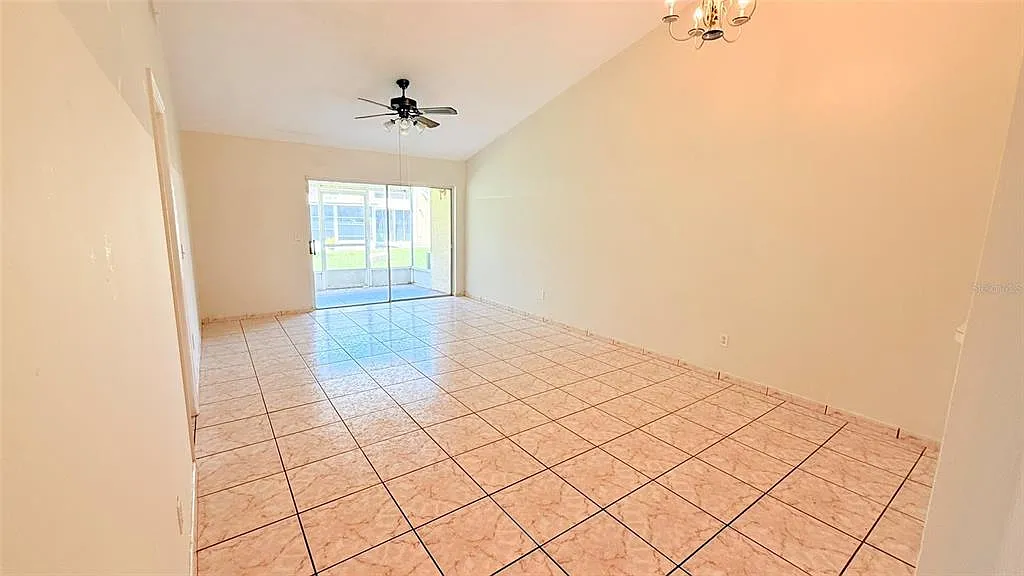 2 bed, 2.0 bath, 902 sqft, $1,800 — Photo 4
