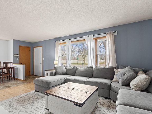 4th image of 3026 7th Ave