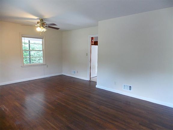 3rd image of 3195 Woodlynne Way