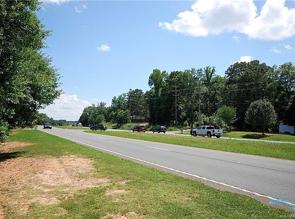 3rd image of 9368 Charlotte Hwy
