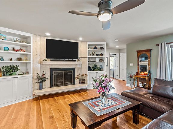 4th image of 2681 Continental Dr