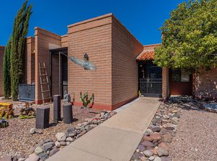 1256 W Desert Hills Dr, Green Valley, AZ 85622