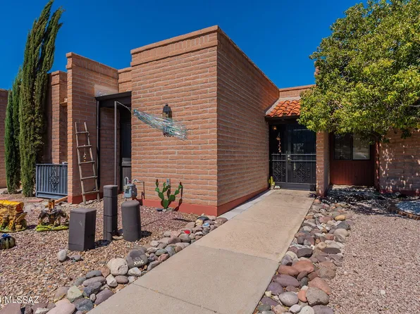 1256 W Desert Hills Dr, Green Valley, AZ 85622