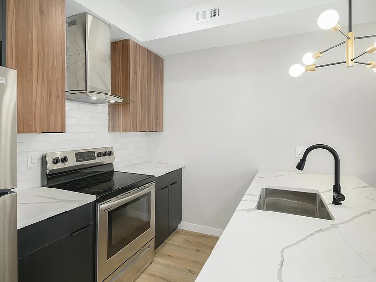 1726 N 22nd St #6 — Photo 10