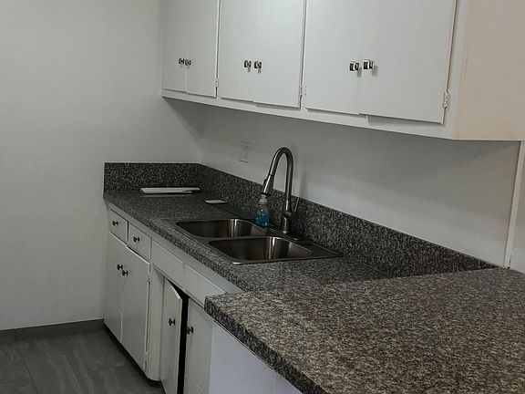 4th image of 6700 Whitsett Ave APT 6