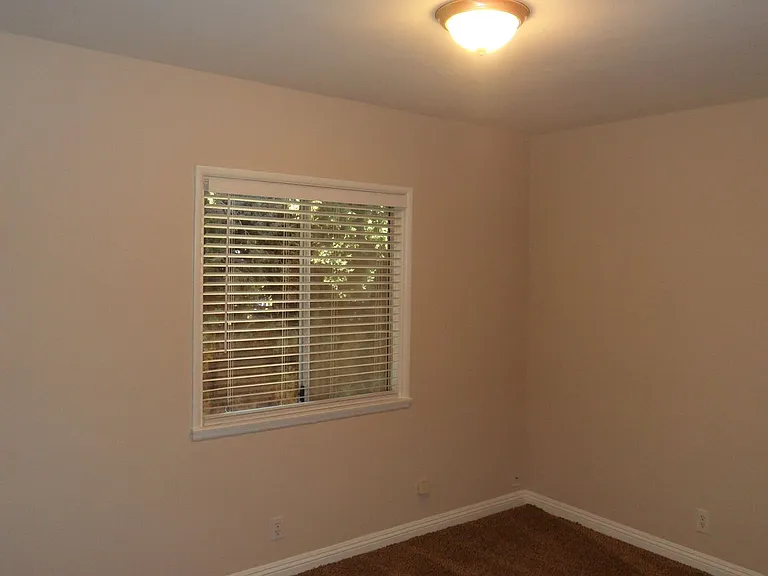 344 N Shattuck Pl — Photo 20